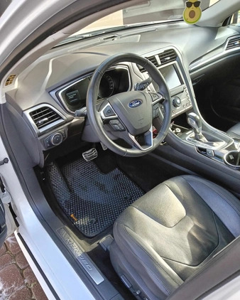 Ford Mondeo cena 68000 przebieg: 159000, rok produkcji 2015 z Gołańcz małe 191